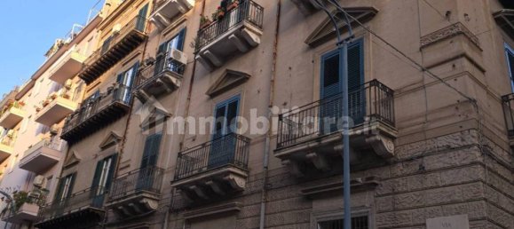 4 bedrooms Apartment in Palermo, Italy No. 211578 4