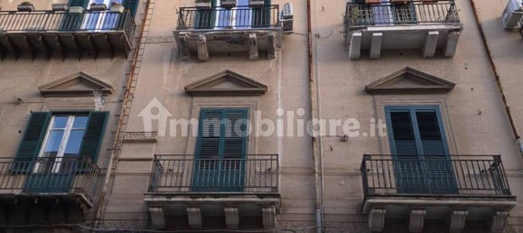 4 bedrooms Apartment in Palermo, Italy No. 211578 3