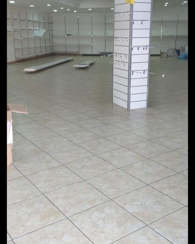 410m² Commercial property in Villa Literno, Italy No. 74958