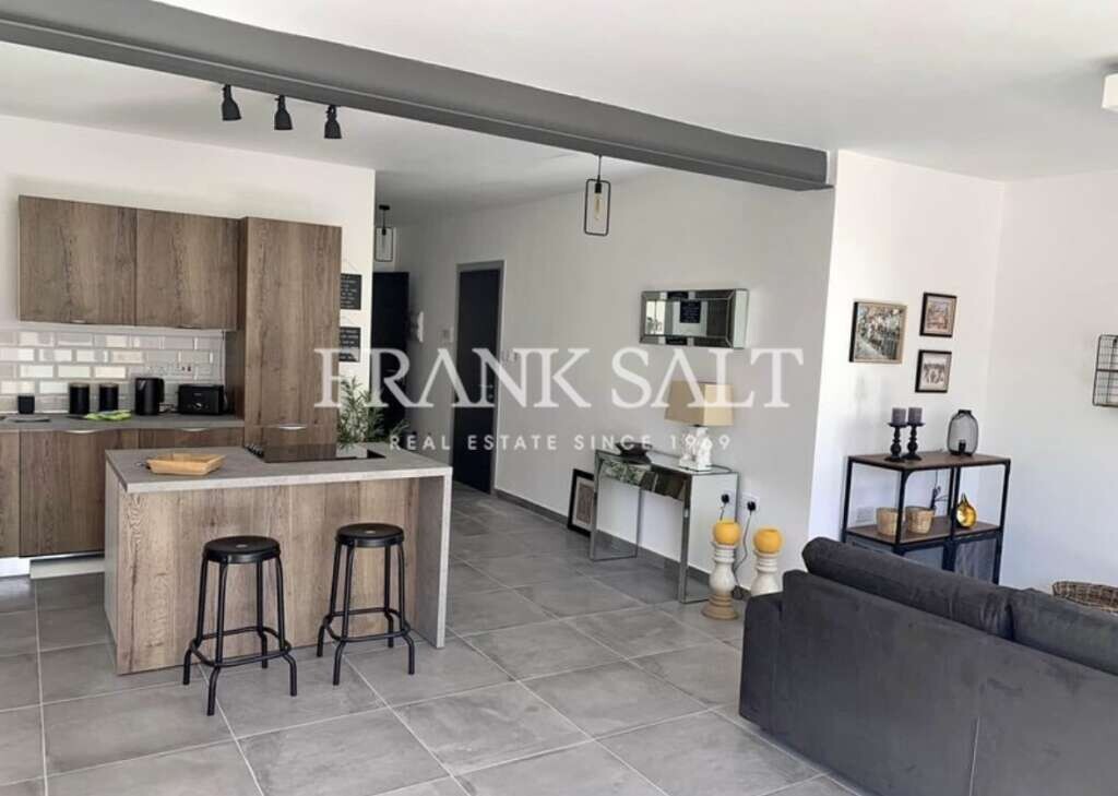 Квартира с 2 спальнями в Сент-Джулианс, Мальта № 5230