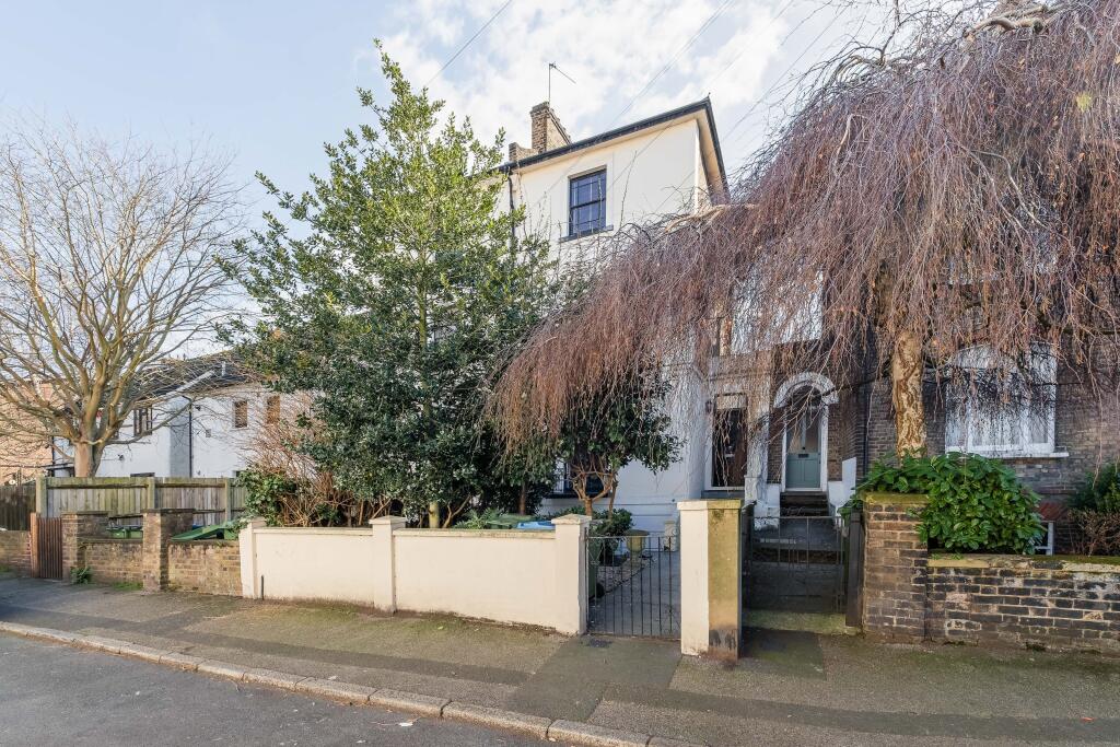 4 bedrooms House in London, United Kingdom No. 14148