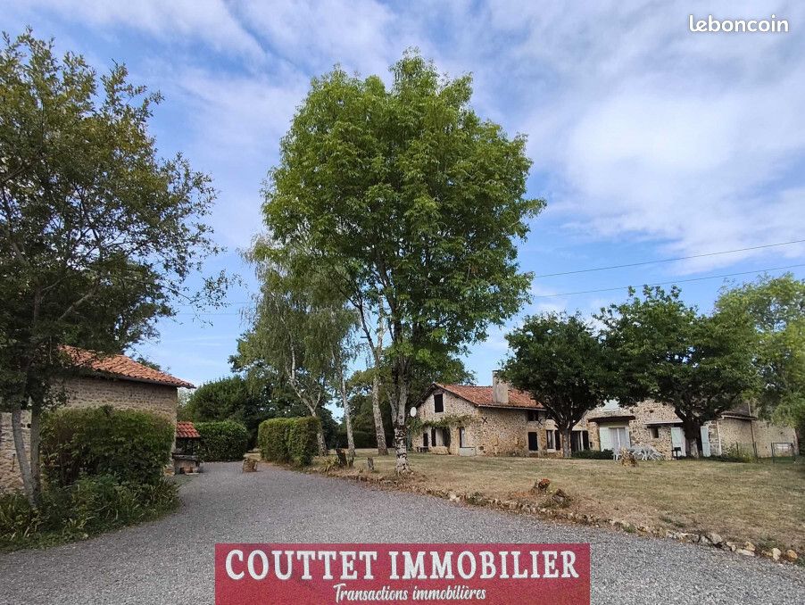 13 bedrooms Castles in Charente, France No. 340751