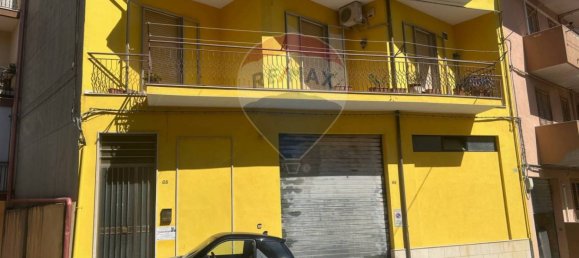 Casa de 4 dormitorios en Ragusa, Italy No. 351557 2