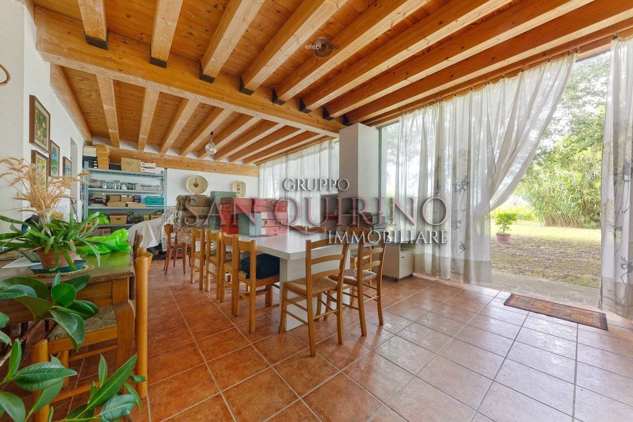 4 bedrooms Villa in Commessaggio, Italy No. 292796