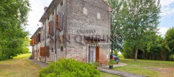 4 bedrooms Villa in Commessaggio, Italy No. 292796 3