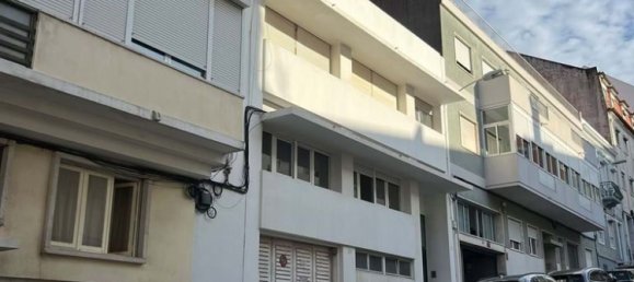 9 bedrooms Building in Lisbon, Portugal No. 121670 8