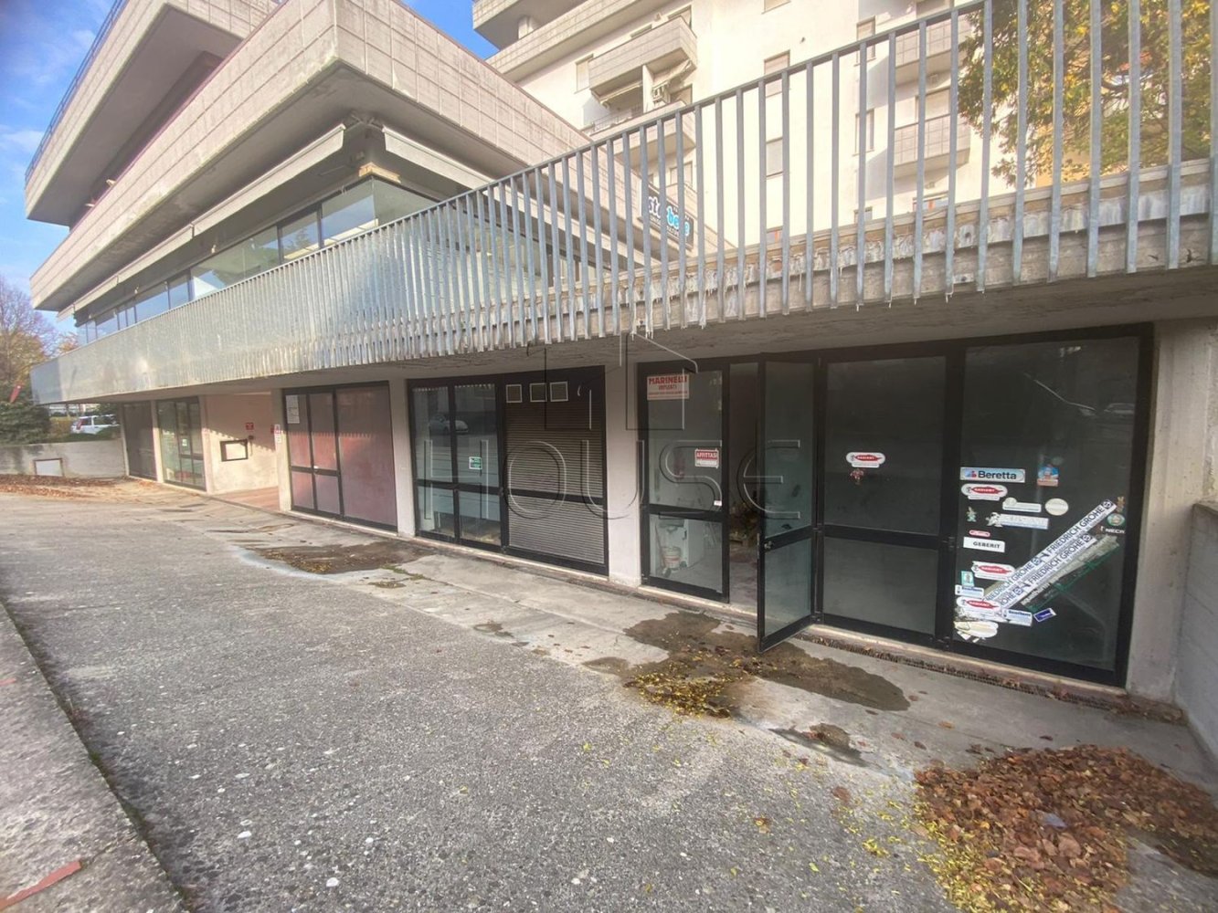 160m² Office in Città di Castello, Italy No. 381922
