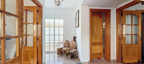 4 غرف نوم فيلا في Caleta de Velez, Spain رقم 45228 9