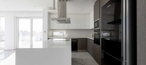 3 bedrooms Penthouse in Larnaca, Cyprus No. 17094 7