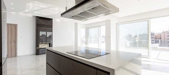 3 bedrooms Penthouse in Larnaca, Cyprus No. 17094 8