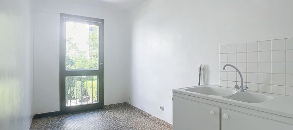 2 bedrooms Apartment in Villejuif, France No. 173022 3