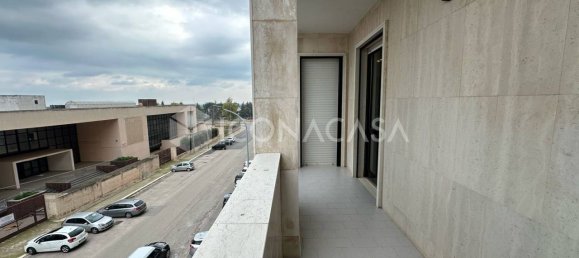 Квартира с 4 комнатами в Битонто, Италия № 21246 11