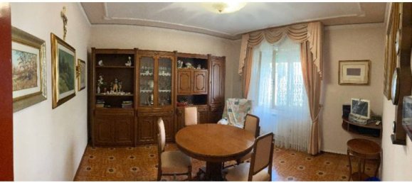 4 bedrooms House in Ostra, Italy No. 253198 2