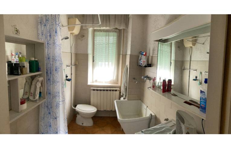 4 bedrooms House in Ostra, Italy No. 253198