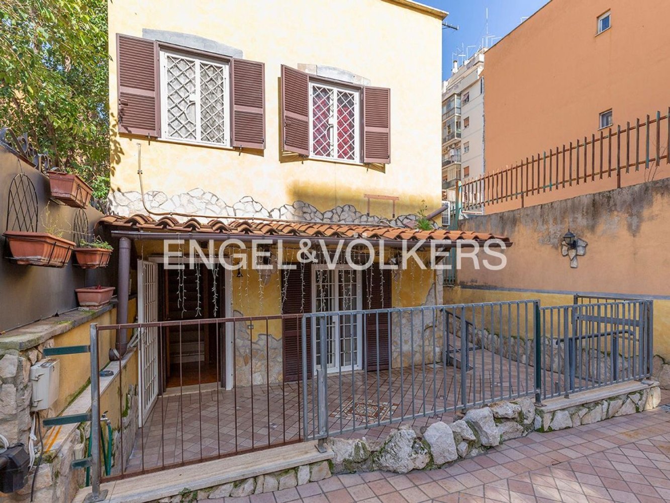 4 rooms House in Rome, Italy No. 128086