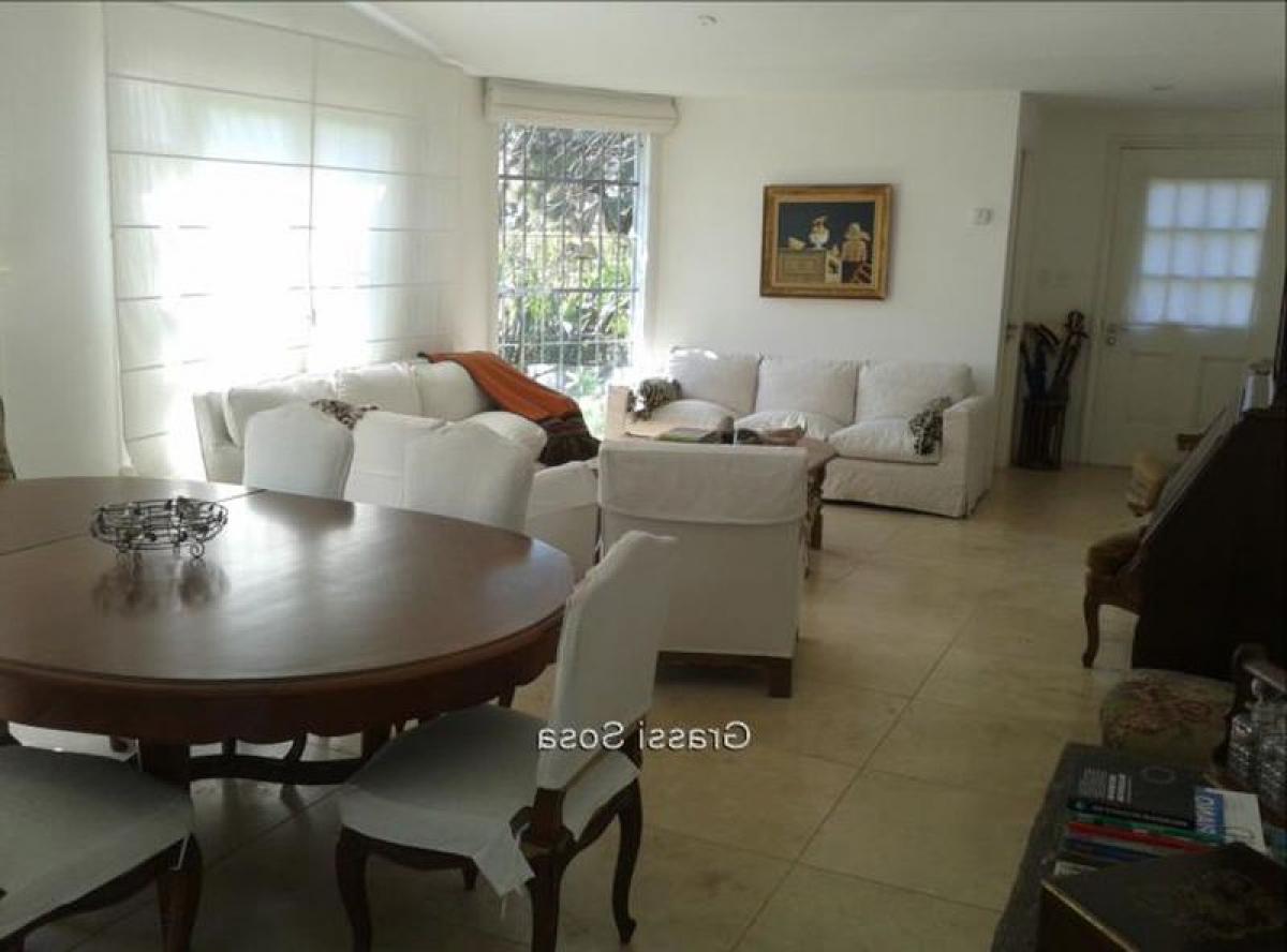 3 bedrooms House in Montevideo, Uruguay No. 7502