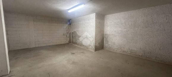  مرآب في Rimini, Italy 35متر مربع رقم 334466 4