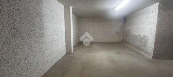  مرآب في Rimini, Italy 35متر مربع رقم 334466 3