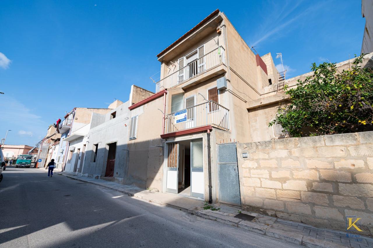 8 rooms House in Santa Croce Camerina, Italy No. 154112