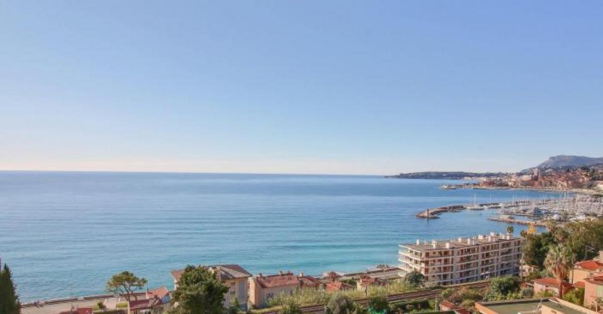 3 bedrooms Apartment in Menton, France No. 2779