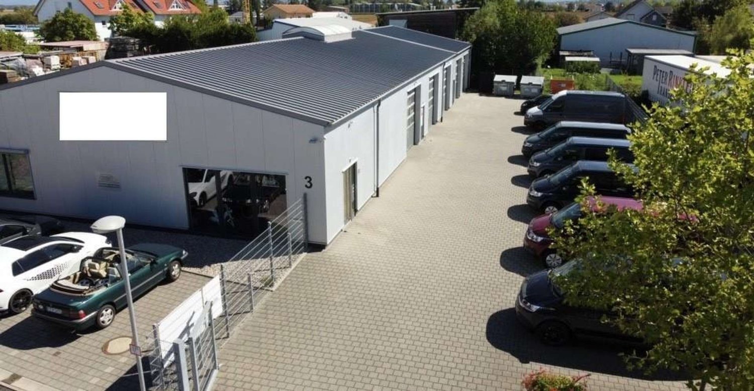 573m² Warehouse in Breisgau-Hochschwarzwald, Germany No. 248467