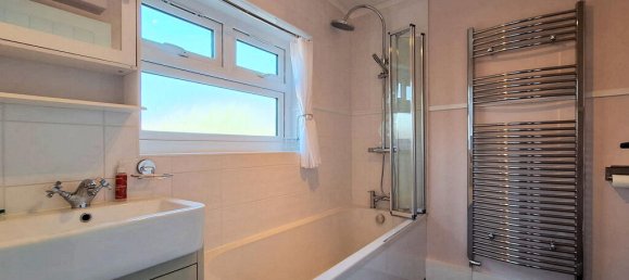 3 bedrooms House in Hounslow, United Kingdom No. 10588 11