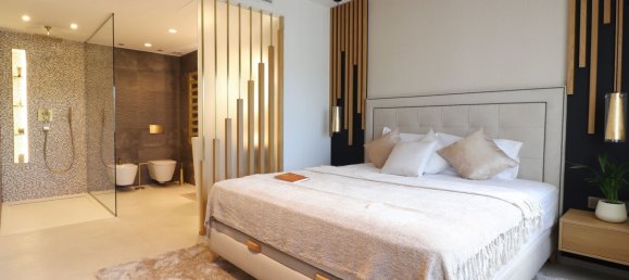 4 bedrooms Penthouse in Estepona, Spain No. 45434 19