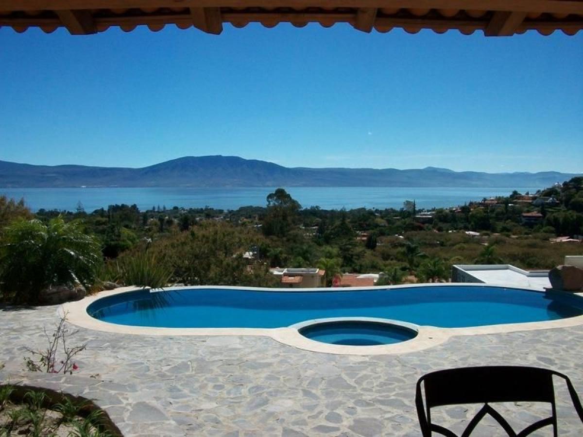 4 bedrooms House in Chapala, Mexico No. 189125
