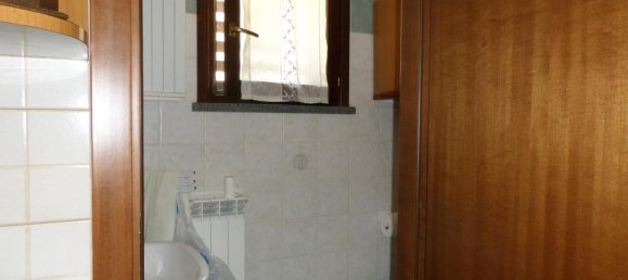 Квартира с 5 комнатами в Монтополи ин Валь д’Арно, Италия № 117486 8