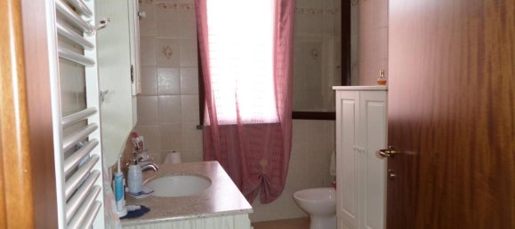 Квартира с 5 комнатами в Монтополи ин Валь д’Арно, Италия № 117486 28