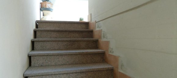 Квартира с 5 комнатами в Монтополи ин Валь д’Арно, Италия № 117486 10