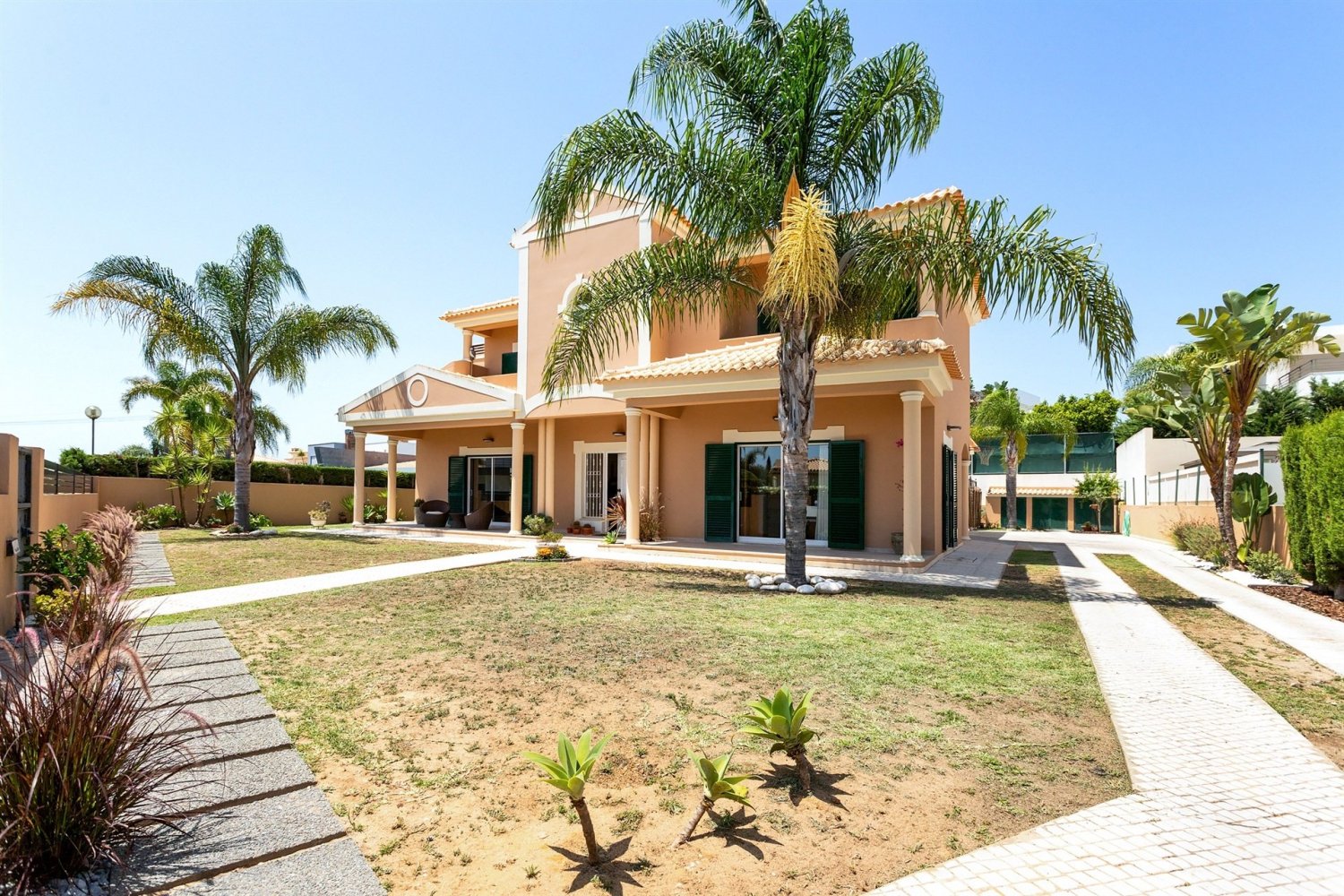 4 bedrooms Villa in Albufeira, Portugal No. 204582