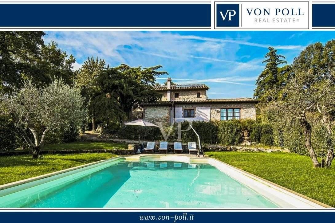 Дом с 5 комнатами в Роккастрада, Италия № 33860