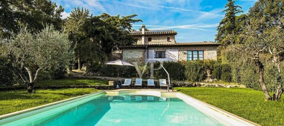 Дом с 5 комнатами в Роккастрада, Италия № 33860 2