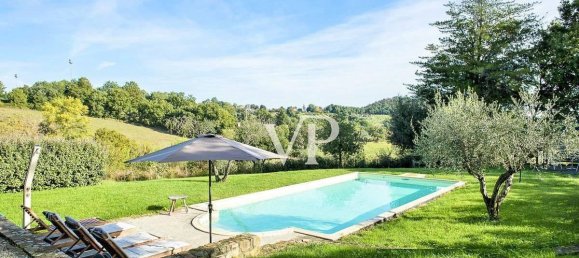 Дом с 5 комнатами в Роккастрада, Италия № 33860 3