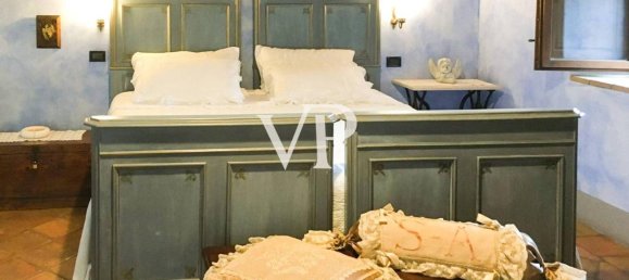 Дом с 5 комнатами в Роккастрада, Италия № 33860 23