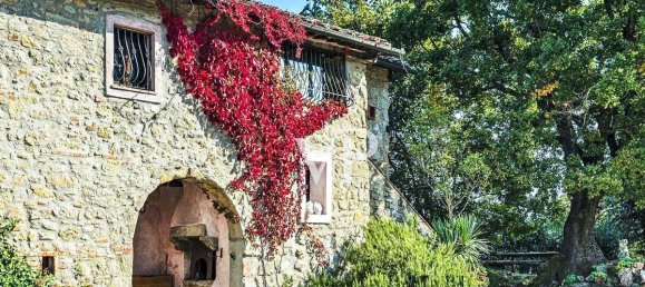 Дом с 5 комнатами в Роккастрада, Италия № 33860 15