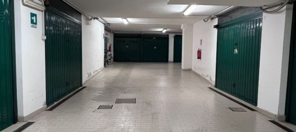 14m² Garage in Bologna, Italy No. 358659 11