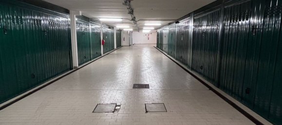 14m² Garage in Bologna, Italy No. 358659 5