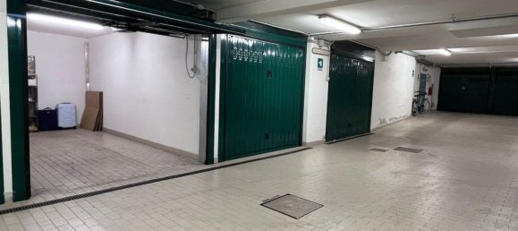 14m² Garage in Bologna, Italy No. 358659 9