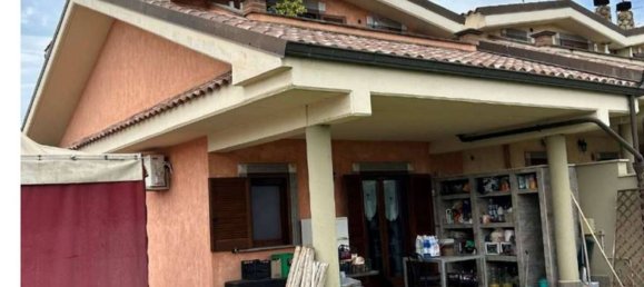 Дом с 3 комнатами в Помеция, Италия № 12627 3