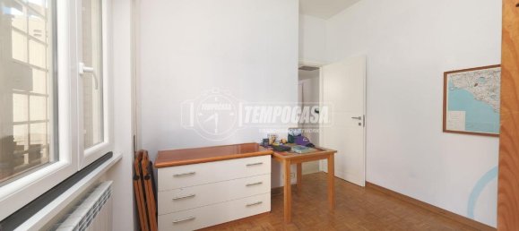 3 rooms Apartment in Rome, Italy No. 35689 14