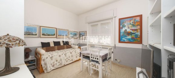 3 rooms Apartment in Rome, Italy No. 35689 5