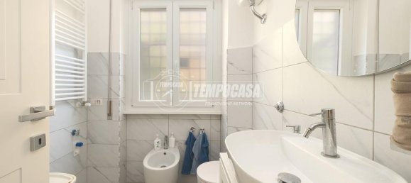 3 rooms Apartment in Rome, Italy No. 35689 11