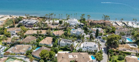 7 bedrooms Villa in Marbella, Spain No. 276745 2