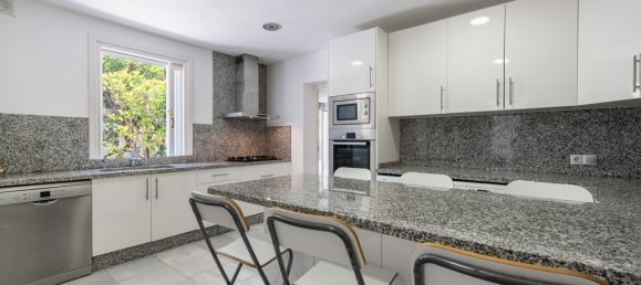 7 bedrooms Villa in Marbella, Spain No. 276745 10