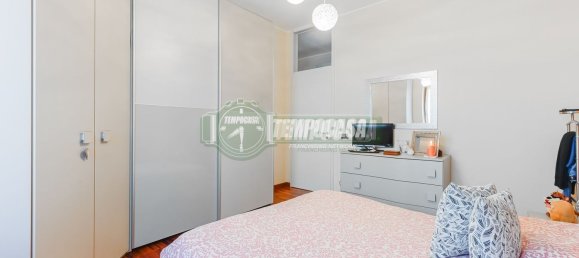 3-salle Appartement à Stezzano, Italy No. 145789 20