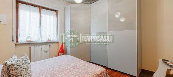 3-salle Appartement à Stezzano, Italy No. 145789 19