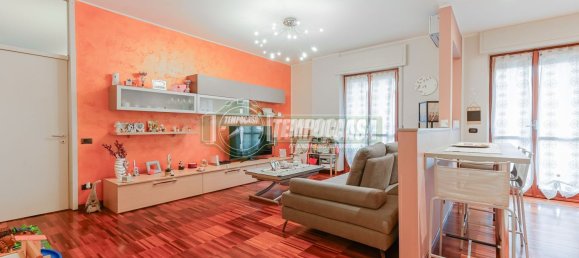 3-salle Appartement à Stezzano, Italy No. 145789 6