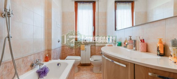 3-salle Appartement à Stezzano, Italy No. 145789 15